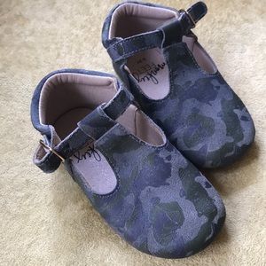 Monkey feet USA moccasins